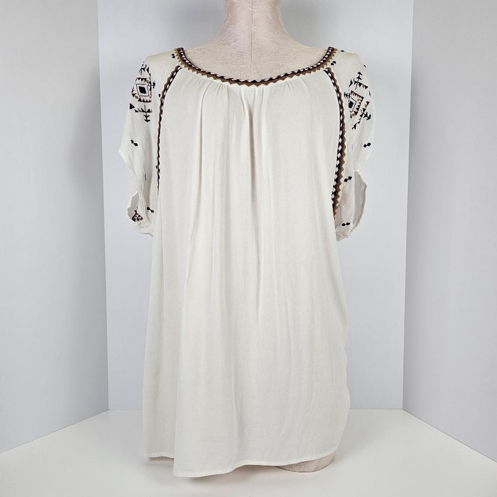 Torrid Ivory Boho Embroidered Peasant Tunic Top Women's Size 0 (Fits L/XL)